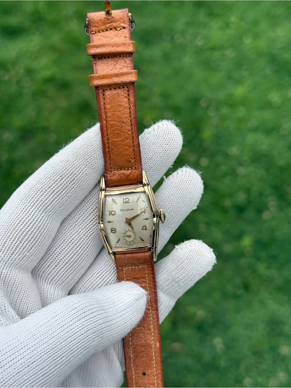 Bulova vintage 1960s winding Gold-Tone Watch with Brown Leather Strap Mens Watch